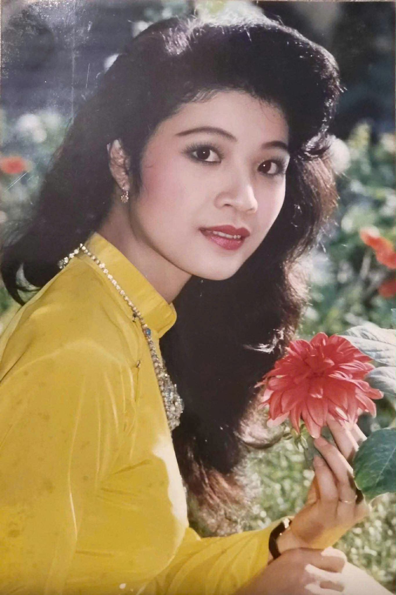 Chị Tùng Lâm thời trẻ. Chị Tùng Lâm thời trẻ.