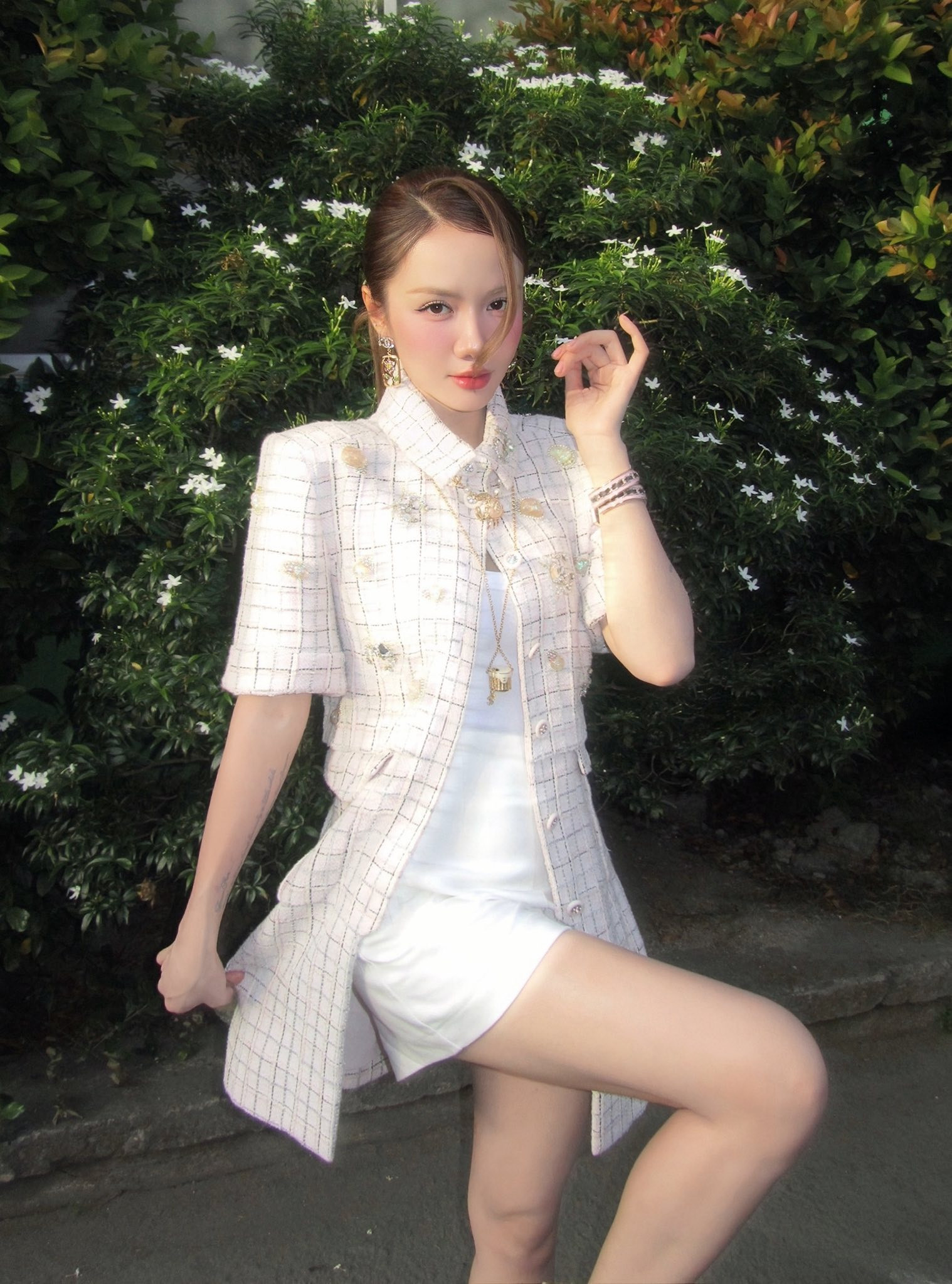 Clip gái xinh show hàng - Hiện tượng nhức nhối và giải pháp cấp bách của xã hội hiện nay