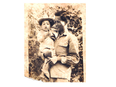 Kim Ngọc và con trai Kim Sơn năm 3 tuổi ở chiến khu. Kim Ngọc và con trai Kim Sơn năm 3 tuổi ở chiến khu