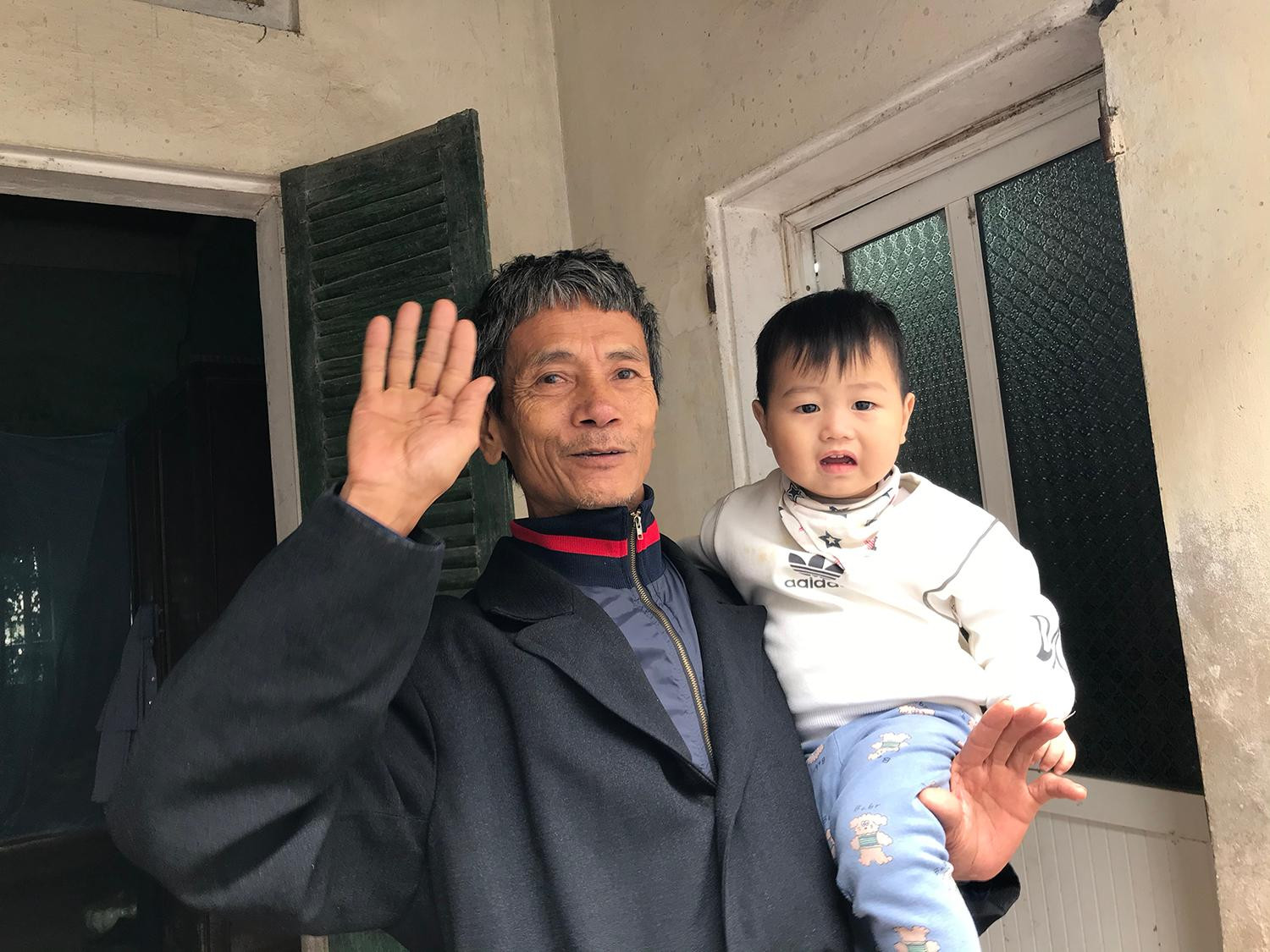 Gia đình ông Hà Sĩ Hải dừng thi công căn nhà đang xây vì không muốn sau này nhà nước phải mất thêm tiền đền bù giải phóng mặt bằng. Ảnh: Trường Phong Gia đình ông Hà Sĩ Hải dừng thi công căn nhà đang xây vì không muốn sau này nhà nước phải mất thêm tiền đền bù giải phóng mặt bằng. Ảnh: Trường Phong