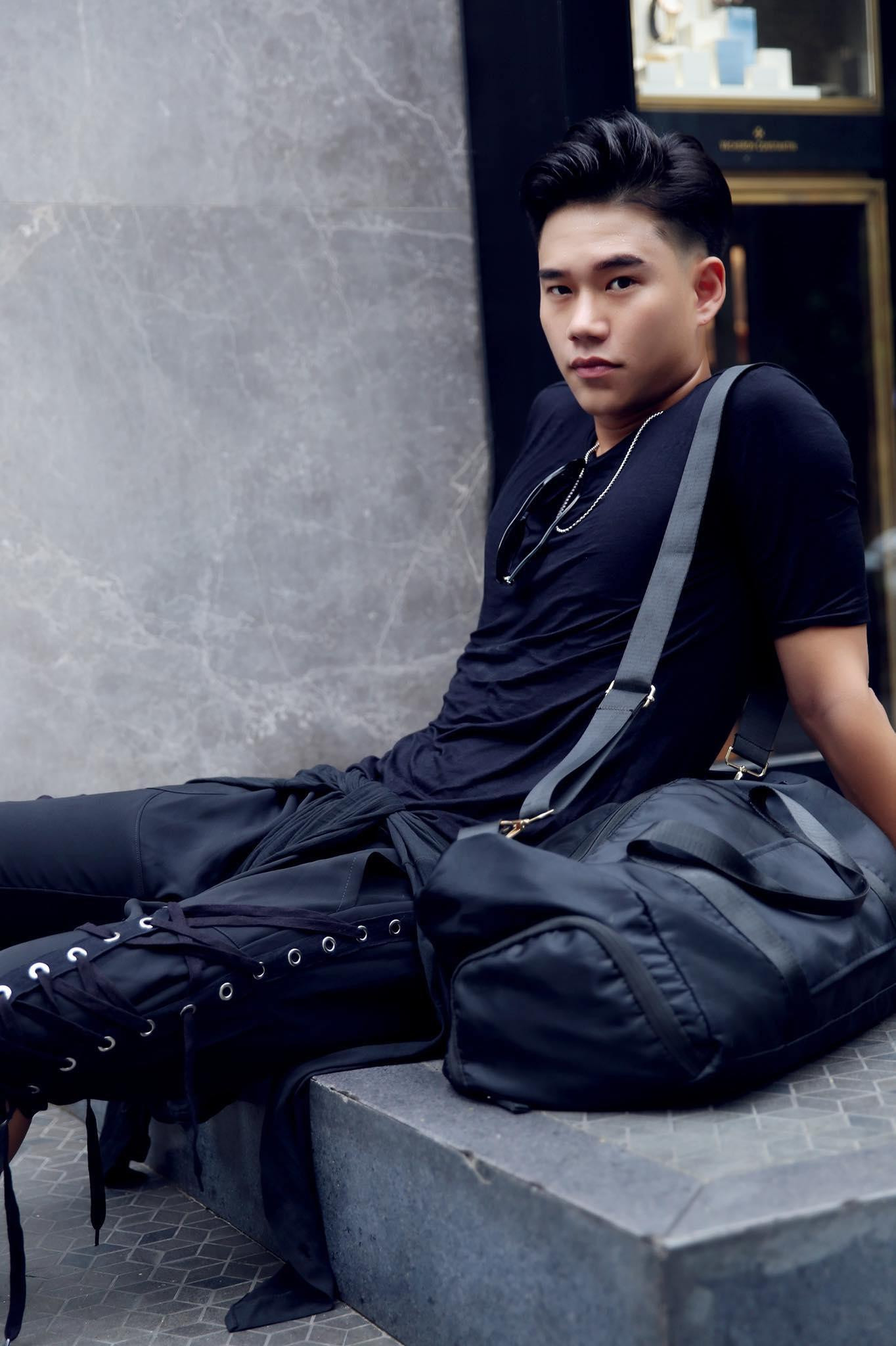 "Bé đường" của Quỳnh Nga còn được biết đến với vai trò người mẫu.