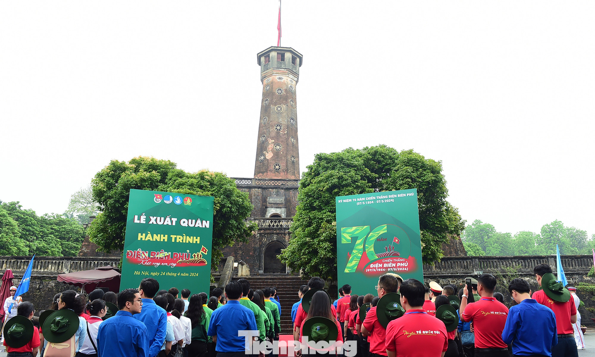 Lễ xuất quân Hành trình 'Điện Biên Phủ - Khát vọng non sông'. Ảnh: XUÂN TÙNG Lễ xuất quân Hành trình 'Điện Biên Phủ - Khát vọng non sông'. Ảnh: XUÂN TÙNG