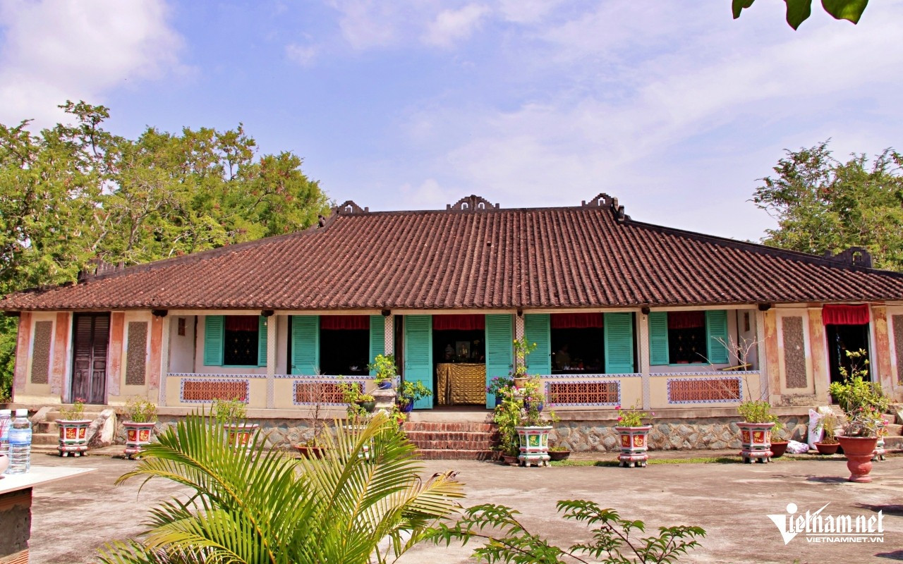 Nhà cổ trăm cột nổi tiếng tại xã Long Hựu Đông, huyện Cần Đước, tỉnh Long An. Ảnh: Hà Nguyễn Nhà cổ trăm cột nổi tiếng tại xã Long Hựu Đông, huyện Cần Đước, tỉnh Long An. Ảnh: Hà Nguyễn