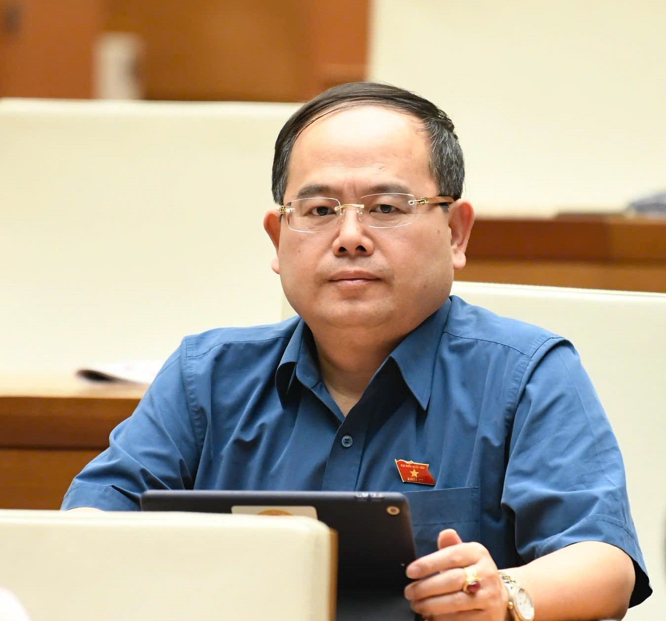 "Để thúc đẩy giải ngân, vấn đề cốt lõi không chỉ nằm ở nguồn lực hay cơ chế, mà quan trọng chính là yếu tố con người và văn hóa lãnh đạo, quản lý, tinh thần trách nhiệm, không nên trông chờ thay đổi từ trung ương mà phải chủ động tạo ra mô hình quản trị riêng, với tinh thần dấn thân, kỷ luật và quyết liệt hành động",TS Quản Minh Cường, Bí thư Tỉnh ủy, Trưởng đoàn Đại biểu Quốc hội tỉnh Cao Bằng. "Để thúc đẩy giải ngân, vấn đề cốt lõi không chỉ nằm ở nguồn lực hay cơ chế, mà quan trọng chính là yếu tố con người và văn hóa lãnh đạo, quản lý, tinh thần trách nhiệm, không nên trông chờ thay đổi từ trung ương mà phải chủ động tạo ra mô hình quản trị riêng, với tinh thần dấn thân, kỷ luật và quyết liệt hành động",TS Quản Minh Cường, Bí thư Tỉnh ủy, Trưởng đoàn Đại biểu Quốc hội tỉnh Cao Bằng.