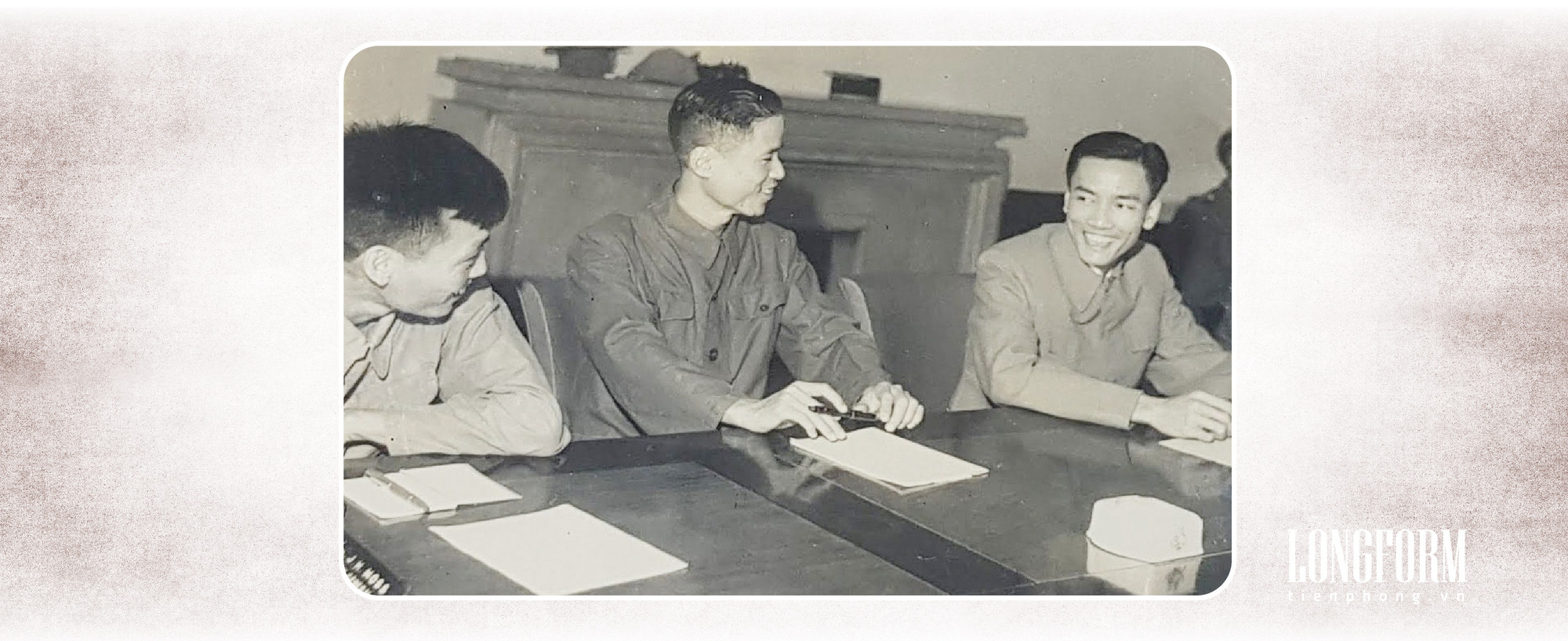 Ông Hà Văn Lâu (bìa phải) tham dự Hội nghị Giơ-ne-vơ. Ảnh: T.L Ông Hà Văn Lâu (bìa phải) tham dự Hội nghị Giơ-ne-vơ. Ảnh: T.L