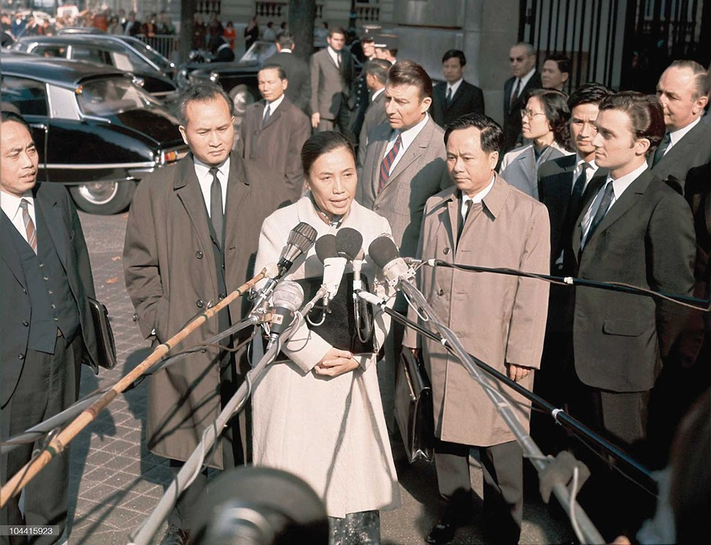 Bà Nguyễn Thị Bình trong một cuộc trả lời phỏng vấn báo chí nước ngoài. Ảnh tư liệu Bà Nguyễn Thị Bình trong một cuộc trả lời phỏng vấn báo chí nước ngoài. Ảnh tư liệu