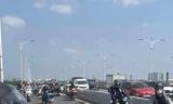 Hà Nội: Hai xe máy va chạm trên cầu Vĩnh Tuy, một người tử vong