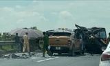 Tông xe liên hoàn, 8 người bị thương: Xem xét xe tưới cây trên cao tốc có cảnh báo an toàn?