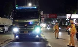 Hà Nội xử lý hàng chục xe quá tải trong một đêm