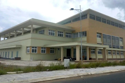 Máy điều trị ung thư trên 200 tỷ đồng 'đắp chiếu' gần 15 năm