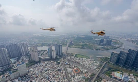 TPHCM: Vành đai chưa khép kín, cao tốc 'oằn mình' gánh xe