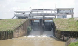 Hai hồ chứa lớn ở TPHCM cùng xả lũ