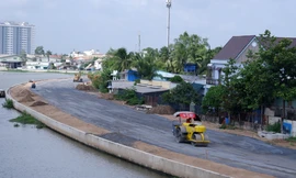 Hơn 9.000 tỷ đồng, 69 nhà thầu cải tạo kênh dài nhất TPHCM: Tiến độ 'lội bộ' giữa dòng