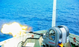 Vùng Cảnh sát biển 3 diễn tập chiến thuật, hỏa lực rền vang trên biển