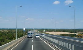 Thu hẹp làn đường cao tốc TPHCM - Long Thành - Dầu Giây trong 1 tháng