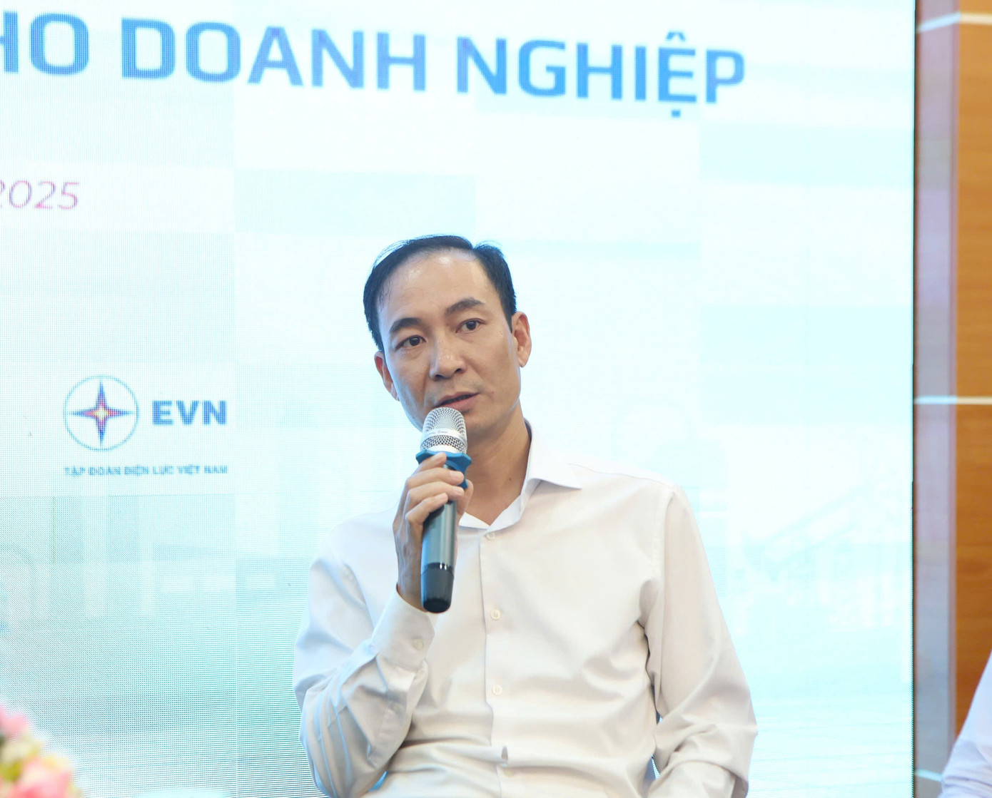 nguyen-van.jpg