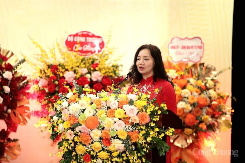 Bà Nguyễn Thị Lâm Giang - Bí thư Đảng ủy, Đảng bộ Cục Đổi mới sáng tạo, Chuyển đổi xanh và Khuyến Công lam-giang.jpg