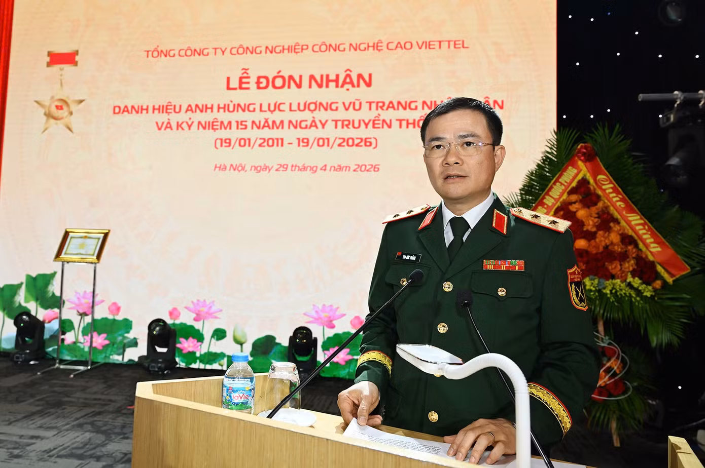 trung-tuong-tao-duc-thang-uy-vien-trung-uong-dang-uy-vien-quan-uy-trung-uong-chu-tich-kiem-tong-giam-doc-tap-doan-viettel-phat-bieu-tai-le-don-nhan-danh-hieu-anh-hung-luc-luong-v.jpg