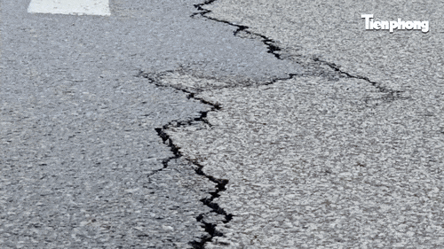 Cận cảnh nứt nẻ tuyến đường huyết mạch quanh 'hố tử thần' ở Đà Nẵng