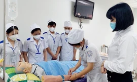 Thực trạng sinh viên Y khoa thiếu cơ hội thực hành trong kỳ thực tập 