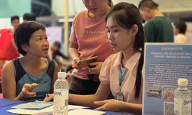 Khi tấm bằng đại học danh giá không còn đảm bảo được việc làm