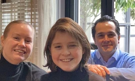 Cậu bé người bỉ tốt nghiệp cử nhân ở tuổi 12 và tiến sĩ ở tuổi 15