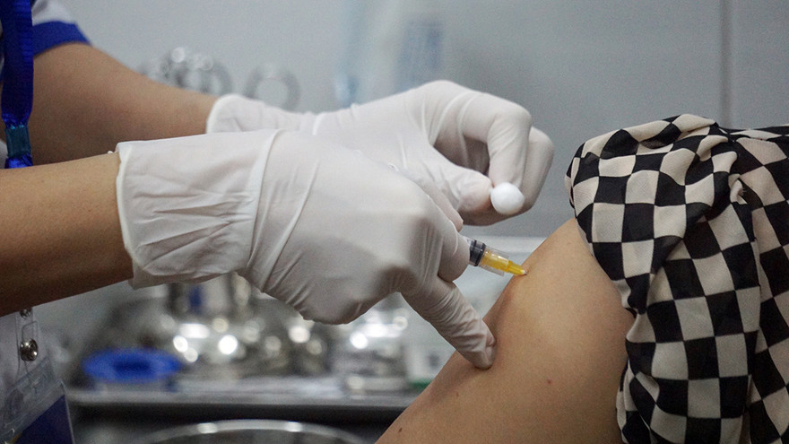 Hải Dương tiêm vắc xin COVID-19 đợt đầu trong 11 ngày.