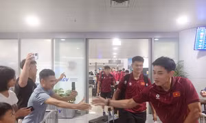 Đội tuyển Việt Nam về Hà Nội, chờ quyết đấu Singapore 