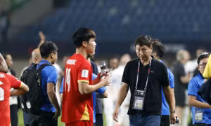 Nguyễn Xuân Son báo tin cực xấu với HLV Kim Sang-sik