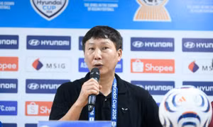 HLV Kim Sang-sik muốn Xuân Son ghi 3 bàn vào lưới Thái Lan, khích lệ đặc biệt Đình Bắc