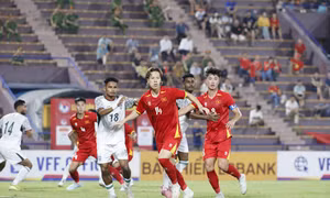 U23 Việt Nam: Viktor Lê ghi điểm với ông Kim Sang-sik