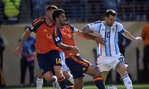 Chuyên gia Việt: Khó có thể trách Messi, Tây Ban Nha quá mạnh