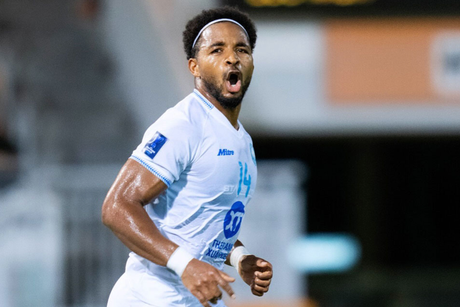 Nguyễn Xuân Son đoạt danh hiệu Cầu thủ xuất sắc nhất tháng 1 của V-League 2024/25.