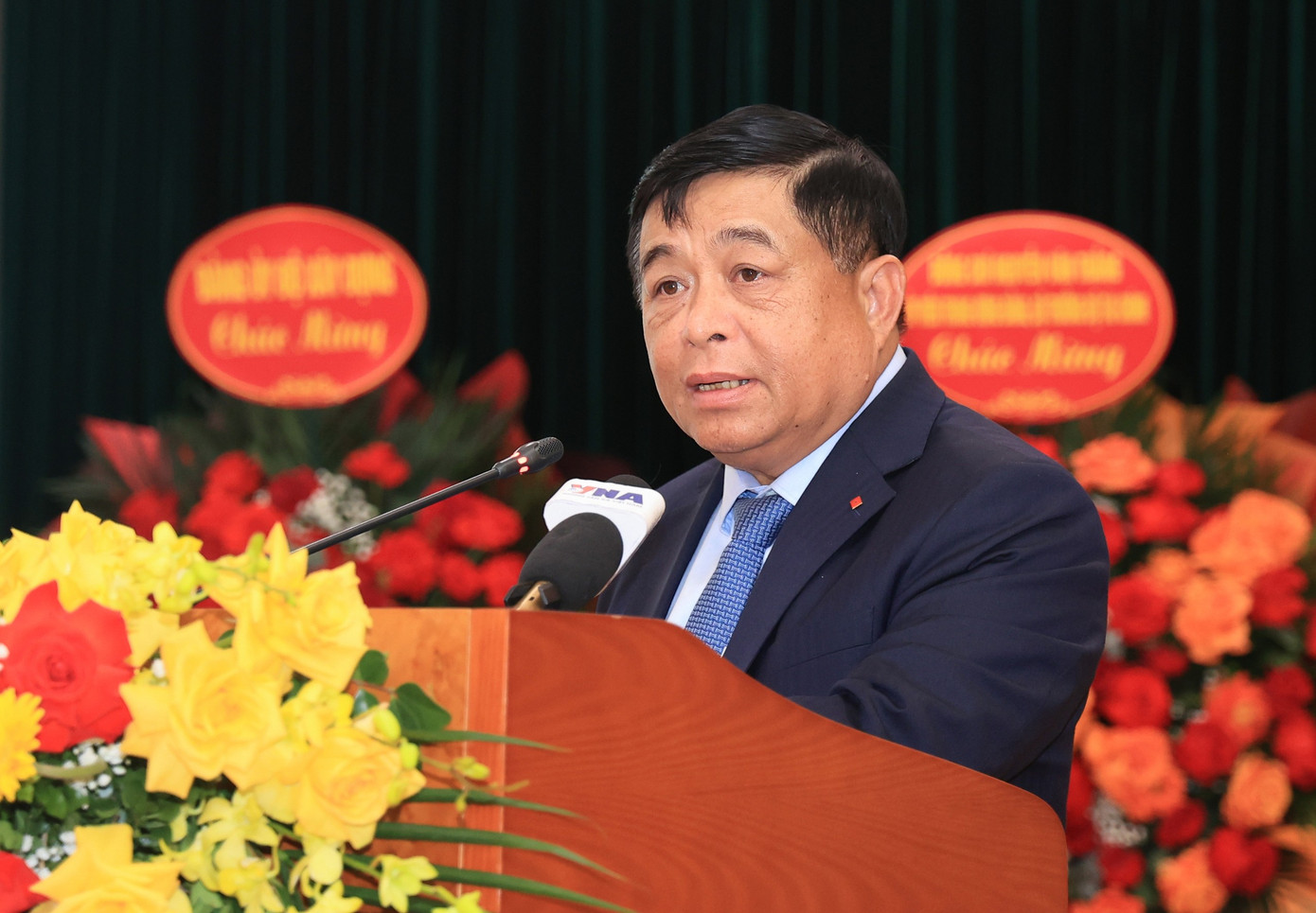 نائب رئيس الوزراء نجوين تشي دونج يتحدث في الحفل (صورة: تا هاي). Phó Thủ tướng Chính phủ Nguyễn Chí Dũng phát biểu tại buổi lễ (Ảnh: Tạ Hải).