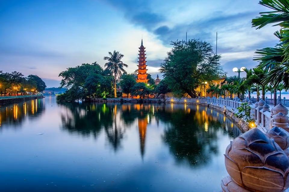 hinh-anh-ben-ho-tay-104018312.jpg