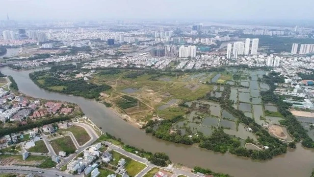 Quốc Cường Gia Lai bán thêm 2 công ty để trả nợ cho bà Trương Mỹ Lan