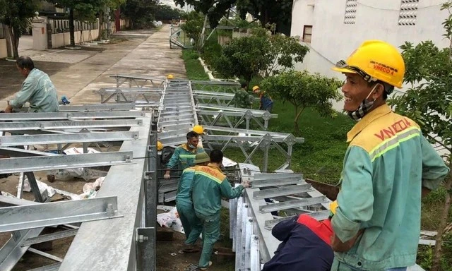 Tân chủ tịch hội đồng quản trị được mua cổ phiếu bằng 1/25 thị giá