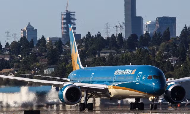 Vietnam Airlines xoay xở ra sao trước áp lực giá nhiên liệu? 