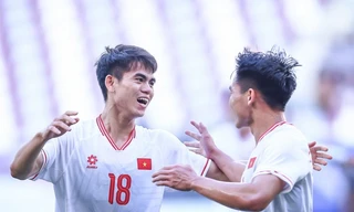 U22 Việt Nam lên đường sang Trung Quốc đấu Hàn Quốc và Uzbekistan, Khuất Văn Khang ở nhà