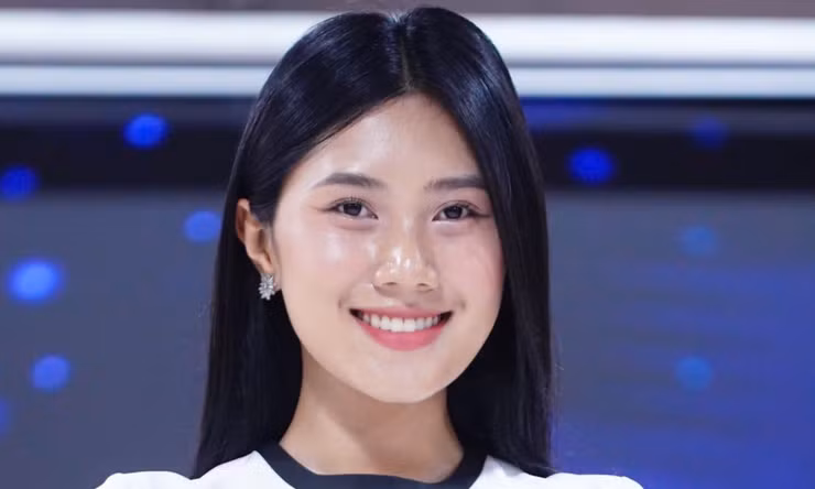 Gia đình vượt nghìn cây số, đi xe cả đêm để cổ vũ con gái vào chung kết Hoa hậu Việt Nam 