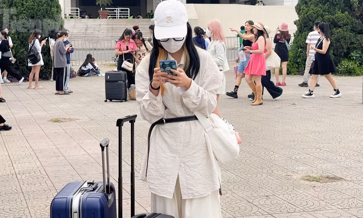 Fan Trung Quốc, Thái Lan đến Hà Nội xem show BlackPink