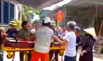 Người đàn ông bị đàn ong đốt tử vong khi ra bờ sông cắt cỏ