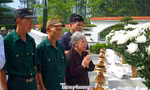 Dòng người đổ về 'tọa độ lửa' Ngã ba Đồng Lộc