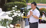 Đoàn công tác Báo Tiền Phong tri ân các Anh hùng, liệt sĩ tại Hà Tĩnh, Nghệ An
