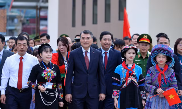 Năm học mới: Thêm chính sách hỗ trợ học sinh, đưa AI vào chương trình học phổ thông
