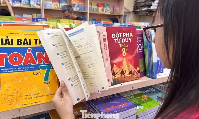 Bộ GD&ĐT báo cáo gì với Thủ tướng về SGK trước hạn chót?