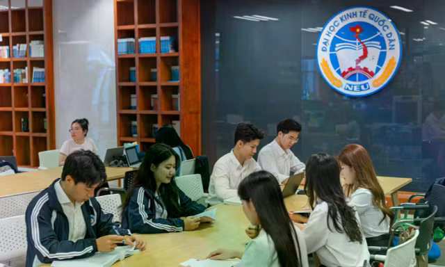 Đại học Kinh tế Quốc dân bỏ phương thức xét tuyển kết hợp từ năm 2027