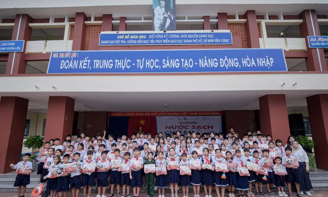 Mang nước sạch đến với hơn 700 học sinh Trường Tiểu học Minh Thạnh trước thềm năm học mới