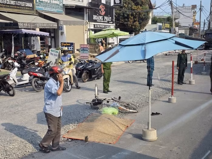 Hiện trường vụ tai nạn giao thông xảy ra vào ngày 19/12/2025 ở phường Bình Trưng, TPHCM.