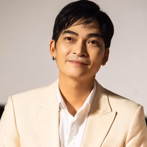 Khương Ngọc và hình ảnh chiếc ghế trong bộ phim 'Lên hương'